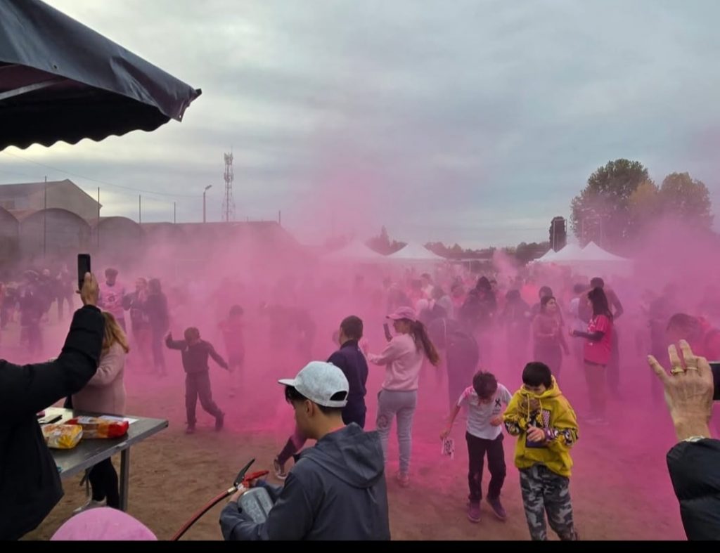 Poudre rose lors de la color run